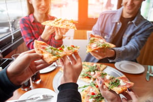 friends-classmates-eat-pizza-pizzeria-students-lunch-eat-fast-food